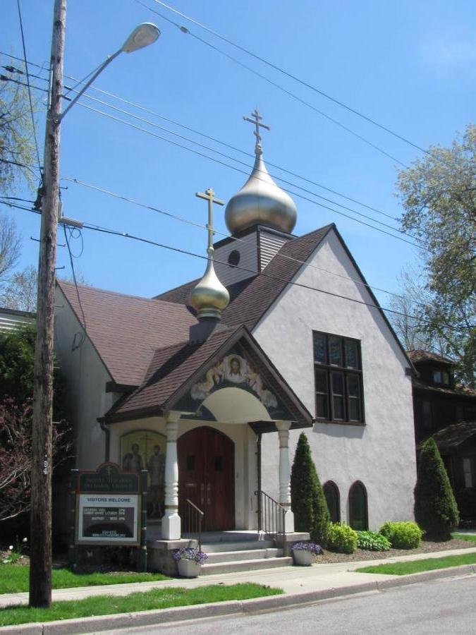 Los Robles Church in Williamsville